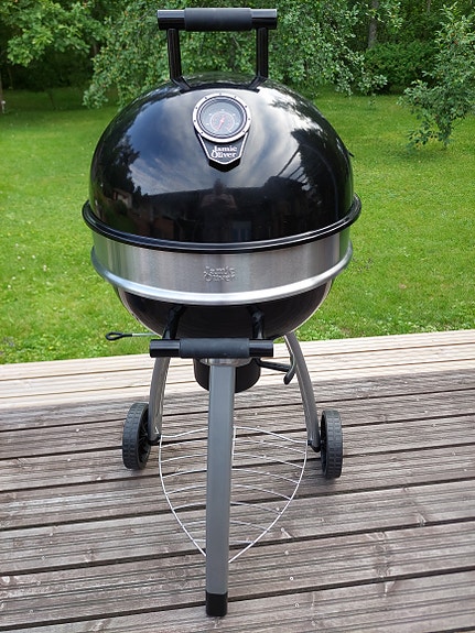 Jamie Oliver pallogrilli lämpömittarilla