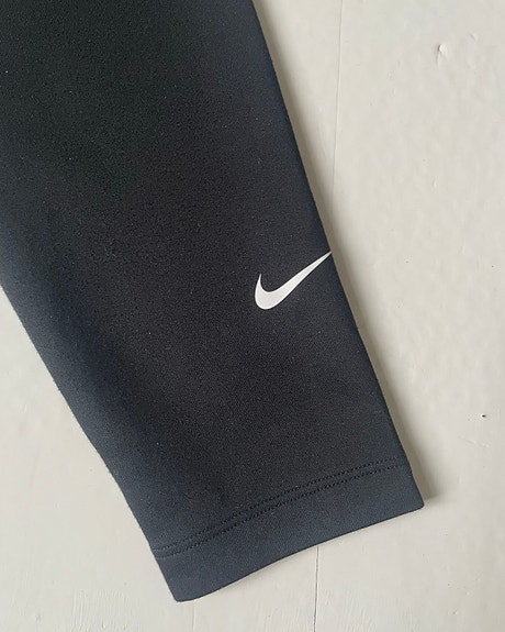 Nike urheilu treenilegginsit. Täydelliset juoksuun, pilatekseen, salille