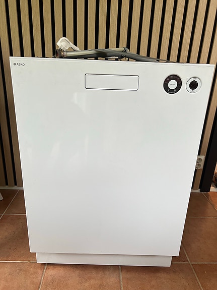 Asko DW16.1 XL astianpesukone tason alle, valkoinen