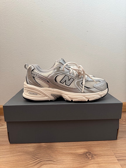 New Balance 530