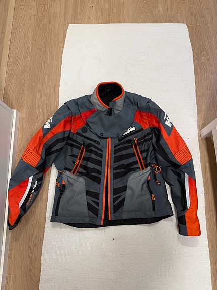 KTM ajotakki L