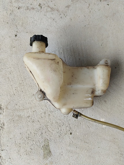Suzuki 125 öljysäiliö