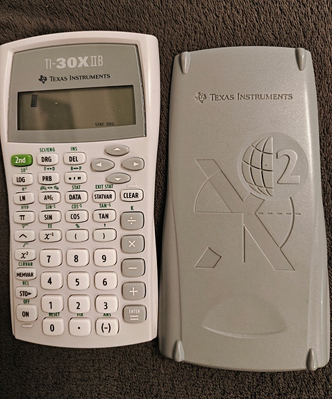 Texas Instruments tieteislaskin
