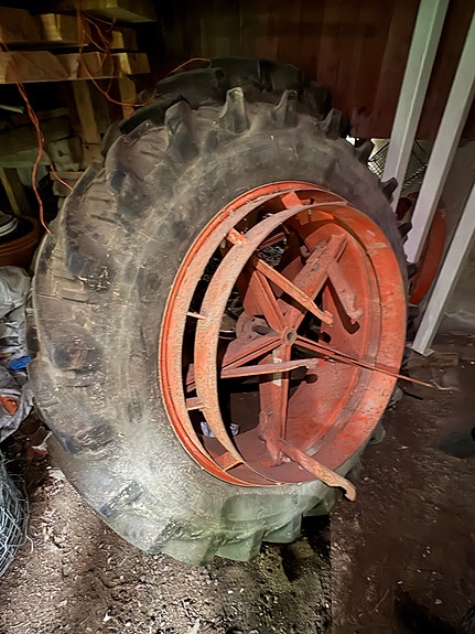 Traktorin levikepyörät 15.5-38