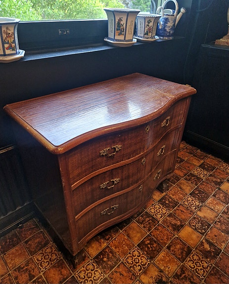 Chippendale Rokokoo Lipasto