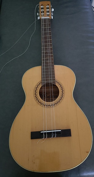 Musima lasten kitara