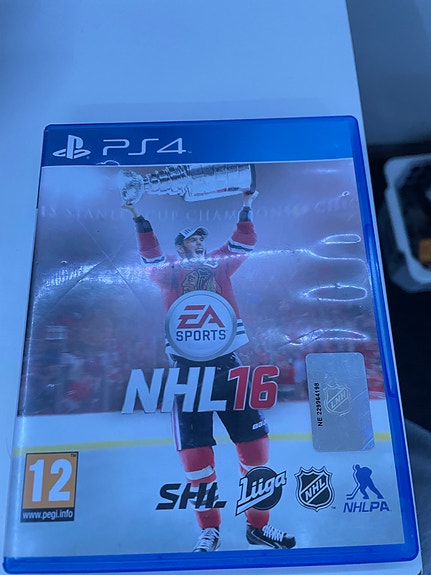 PlayStation 4 pelipaketti NHL 16, NBA 2K16 ja Ratchet & Clank