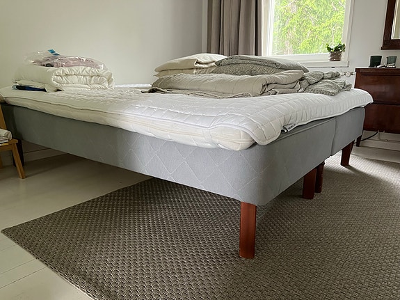 2kpl 80cm sänky VARATTU