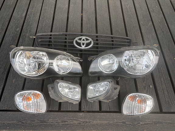 Corolla e11 facelift valot ja maski