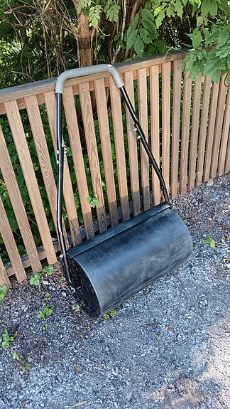 Nurmikkojyrä (vuokrataan)