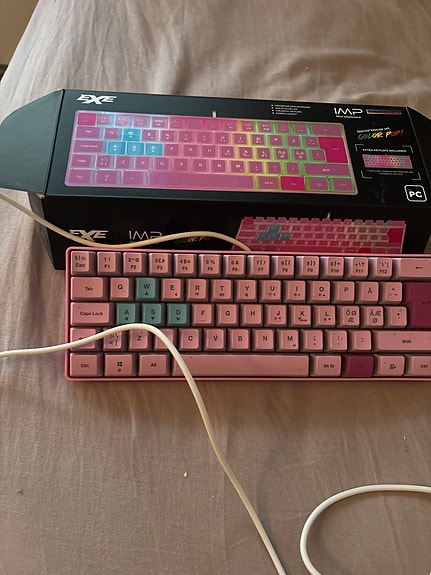 USB-näppäimistö pinkki ja hiiri