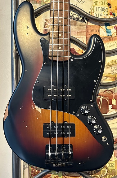 Fender Modern Player Jazz Bass 2012