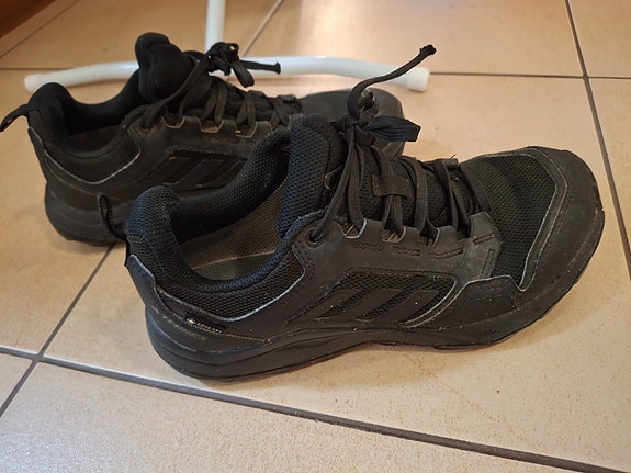 Goretex-lenkkarit,  37