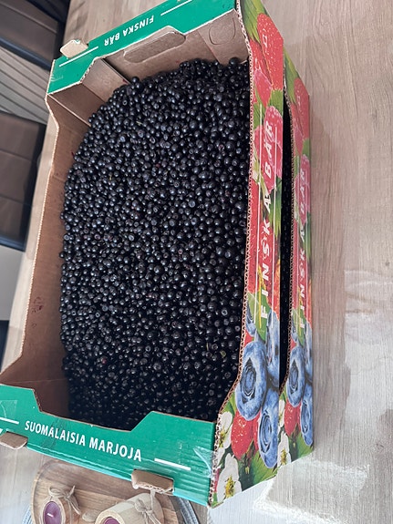 Mustikoita myytävänä