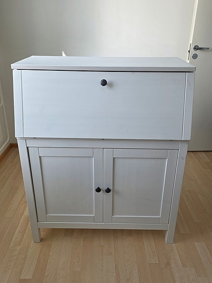 Ikean Hemnes kirjoituslipasto