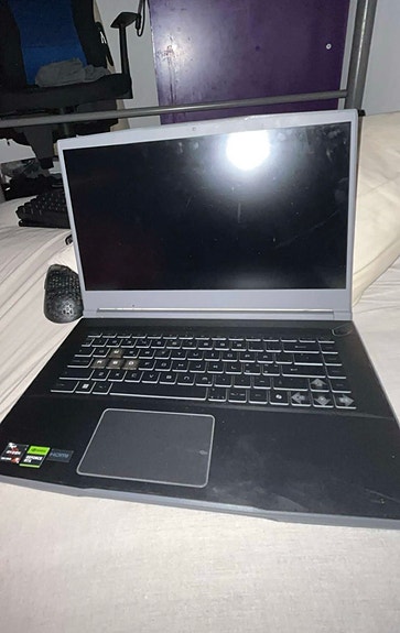 MSI kannettava tietokone 15" musta