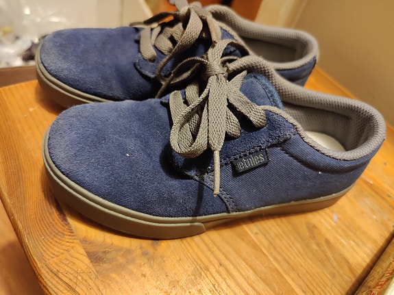 Etnies 31 skeittikengät