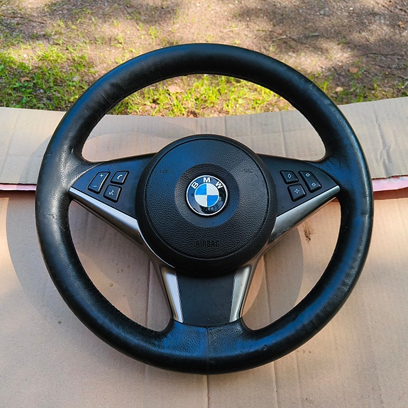 BMW e60 e61 e63 LCI Sport ratti lämmityksellä