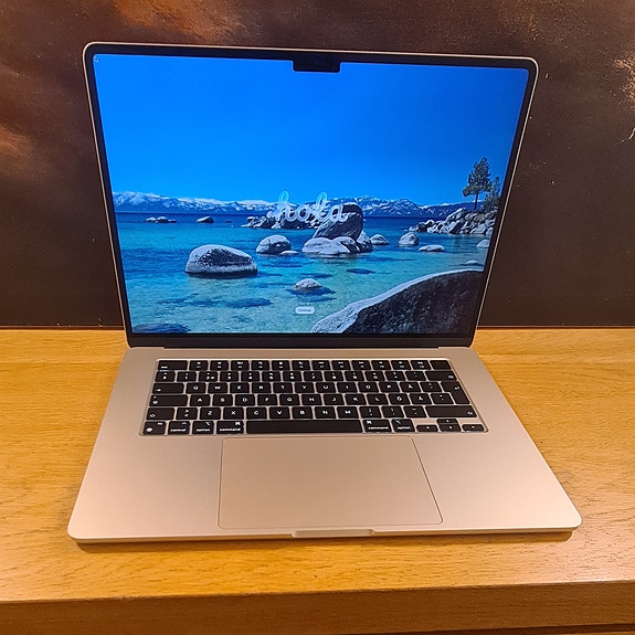 Apple MacBook Air 15″ M2 2023 (8GB RAM / 256GB SSD), takuu