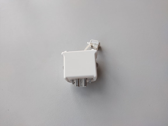 Valkoinen Wii MotionPlus -adapteri (RVL-026)