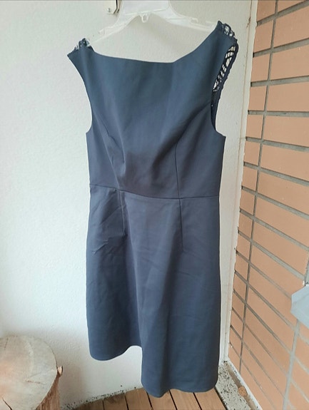 Uusi koristeselkä juhlava mekko. Koko n.S-M