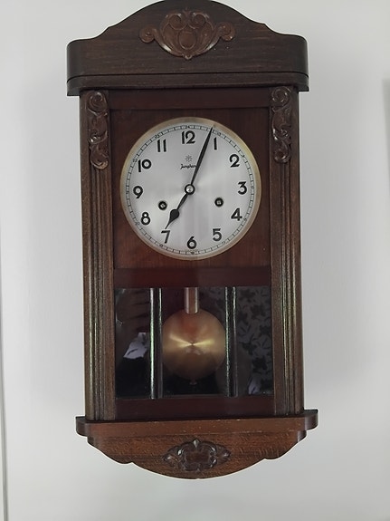 Junghans seinäkello