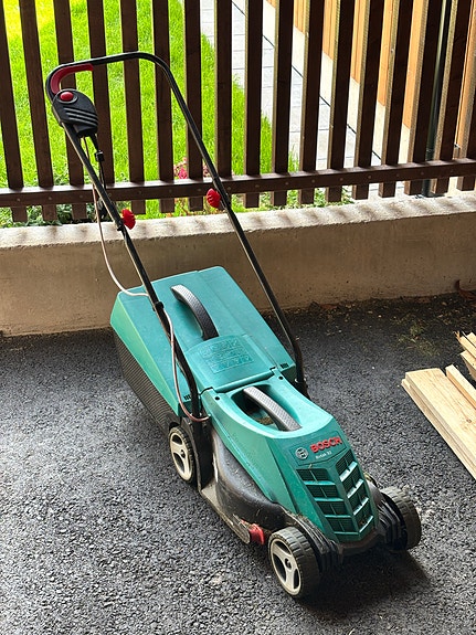 Bosch sähkökäyttöinen ruohonleikkuri