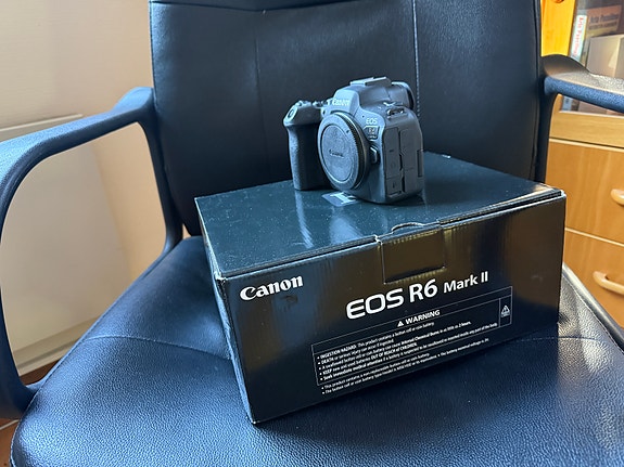 Canon EOS R6 Mark II runko
