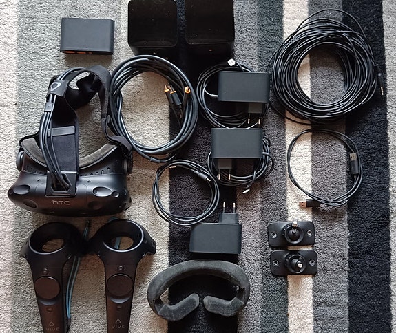 HTC VIVE