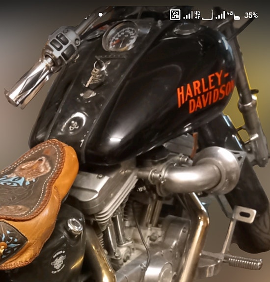 Harley-Davidson bensatankit musta punaisella logolla