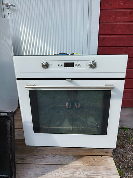 Valkoinen erillisuuni