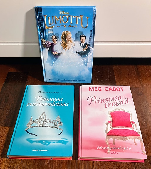 Nuorten romantiikkakirjat : mm Prinsessapäiväkirjat