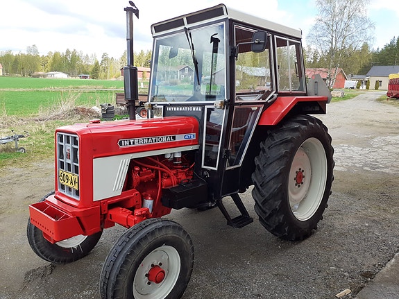 International 475