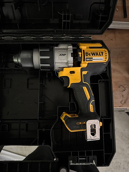 DeWalt akkuruuvinväännin / porakone