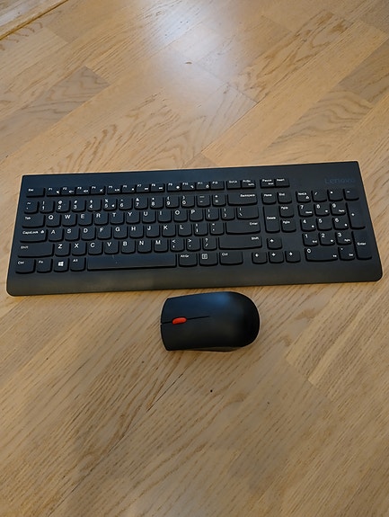 Wireless keyboard and mouse - langaton näppäimistö ja hiiri