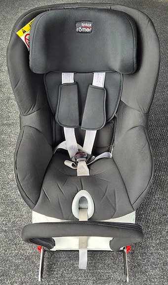Britax Römer isofix turvaistuin autoon