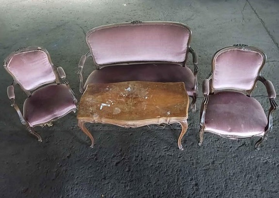 Rokokoo kalusteet kunnostukseen.Tarjous?