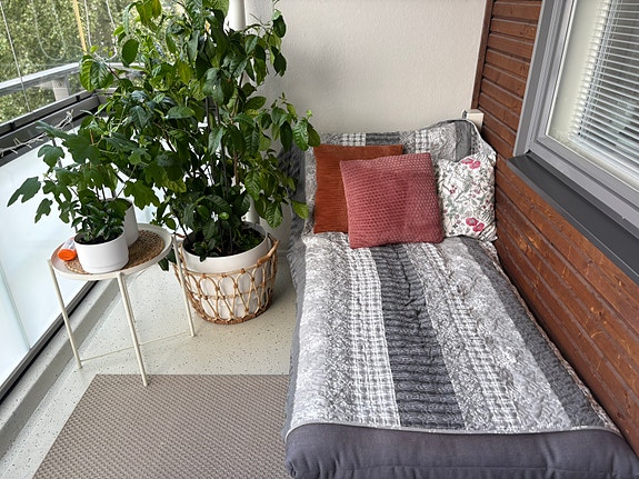 Futon divaani/sohva/varasänky