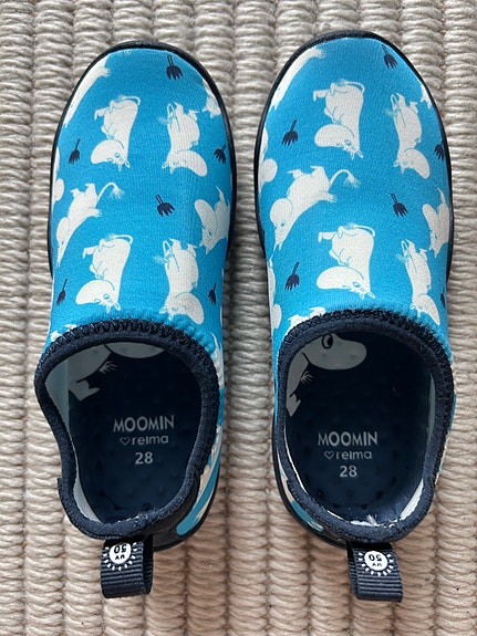 Moomin x Reima uimakengät 28