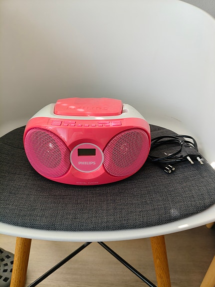 Philips AZ215P CD-soitin ja radio pinkki