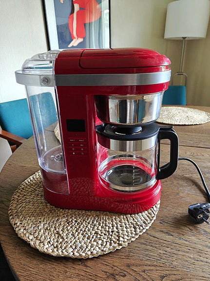 KitchenAid punainen kahvinkeitin lasikannulla