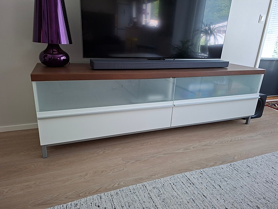 TV taso pähkinä/valkoinen
