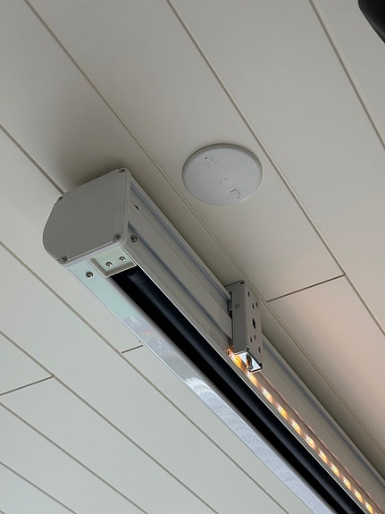 Grandview Cyber 120" 16:9 -sähkökäyttöinen valkokangas, valkoinen