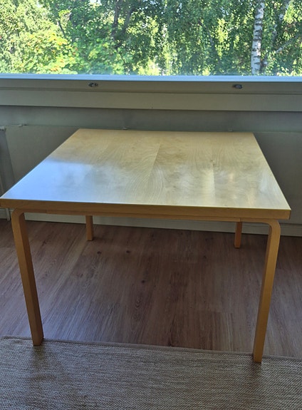 Artek ruokapöytä 100cm*100cm (erikoiskoko)