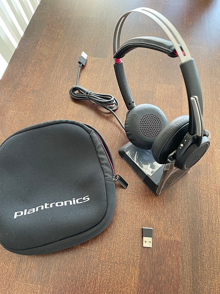 Plantronics langattomat kuulokkeet melunvaimennuksella