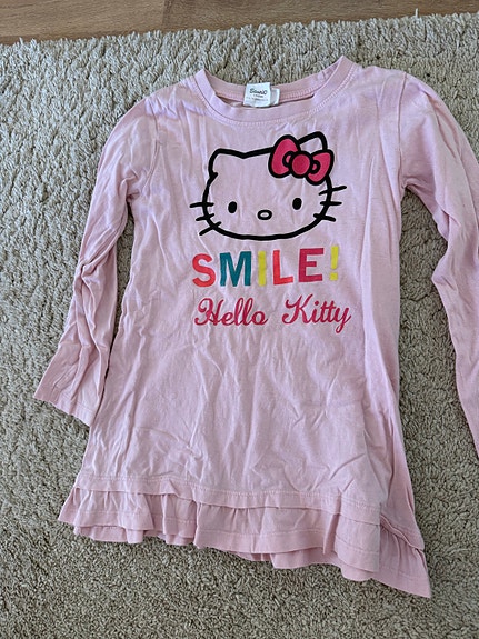 Hello Kitty pitkähihainen paita koko 128 vaaleanpunainen tytöille
