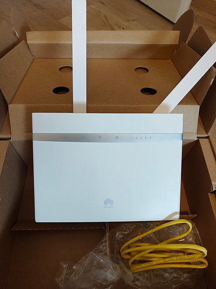 Käyttämätön Huawei modeemi/reititin