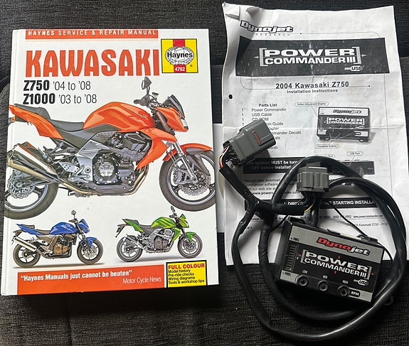 Kawasaki Z750 2004 PowerCommander ja Haynes korjausopas