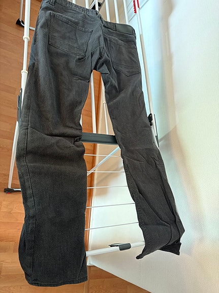 Hugo Boss miesten housut W34/32 musta