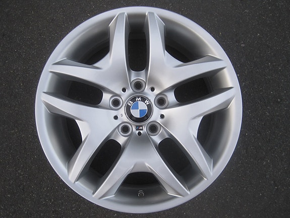 BMW alkuperäiset "M-Sport" alumiinivanteet 18"